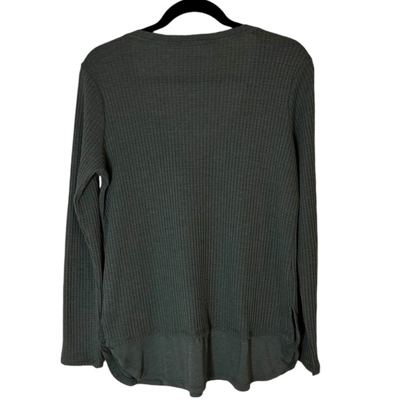Z Supply Women's V-Neck Waffle Knit Long Sleeve Top- Size Medium - Picture 4 of 9